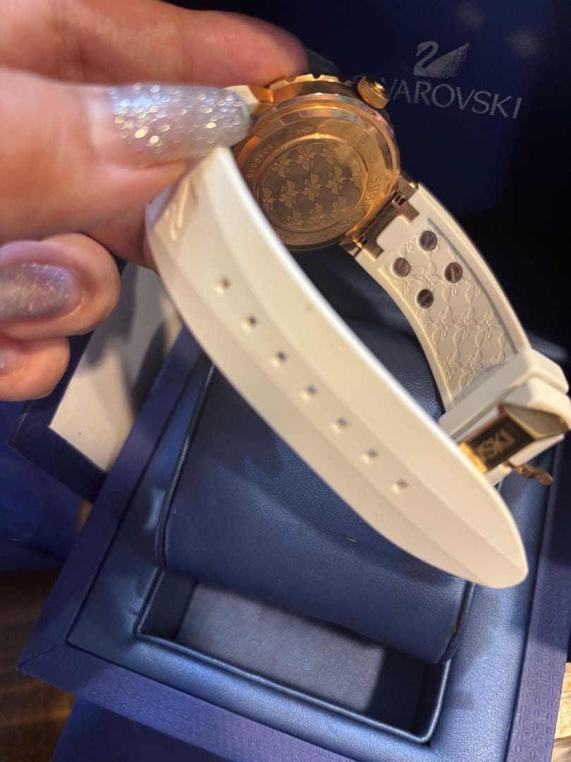 ★希少！美品★【正規店購入】スワロフスキー 腕時計 ホワイト 2回着用のみ