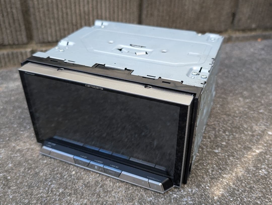 本体のみ激安！ Carrozzeria カーナビ AVIC-CZ900