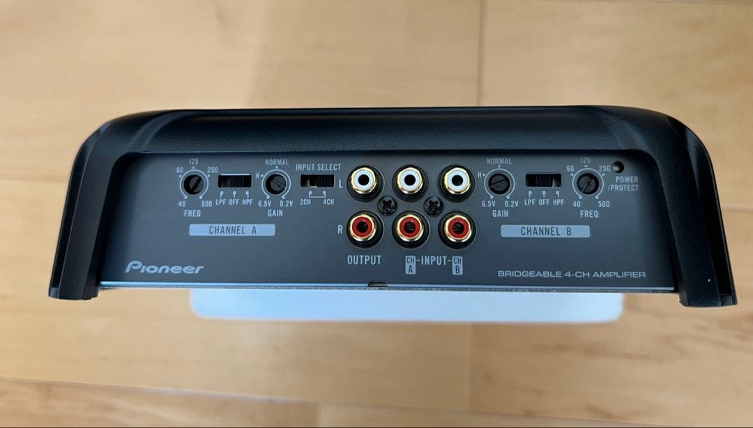 Carrozzeria 200Wx4・パワーアンプ GM-D8400