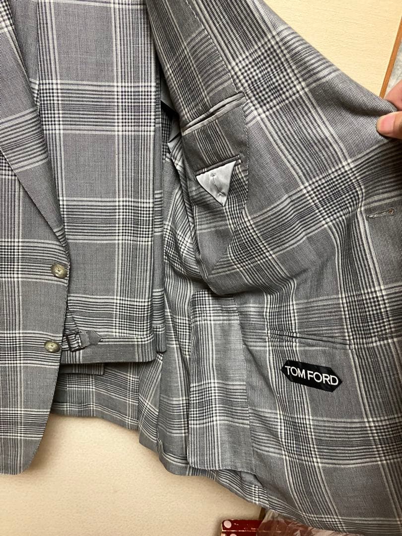 TOM FORD グレー チェック柄 ジャケット　スーツ