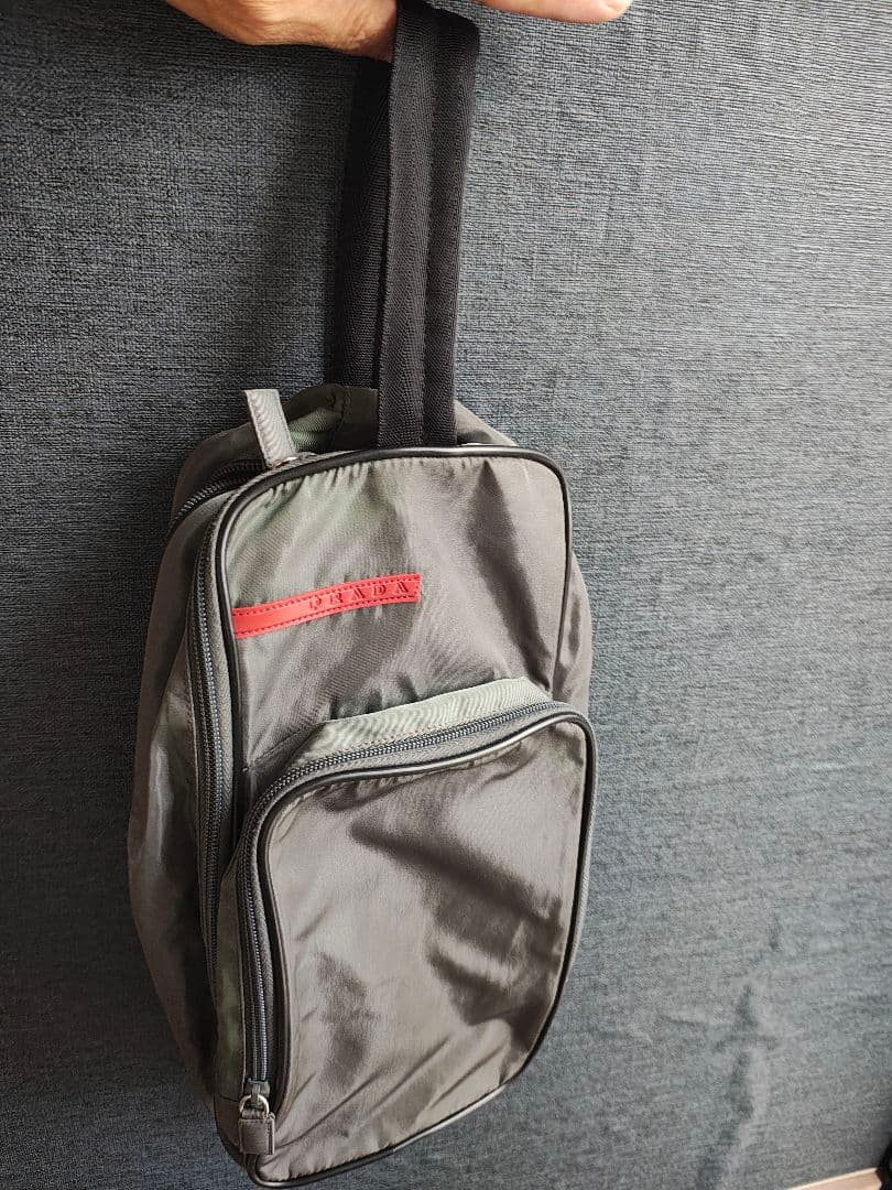 パ*ロ様 PRADA グレー ナイロンバッグ
