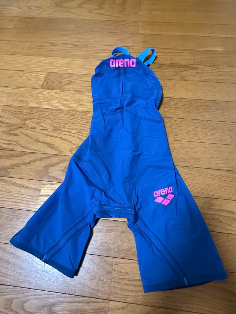 最新　美品　アリーナ　高速水着　競泳水着　アクアフォースストームMF M