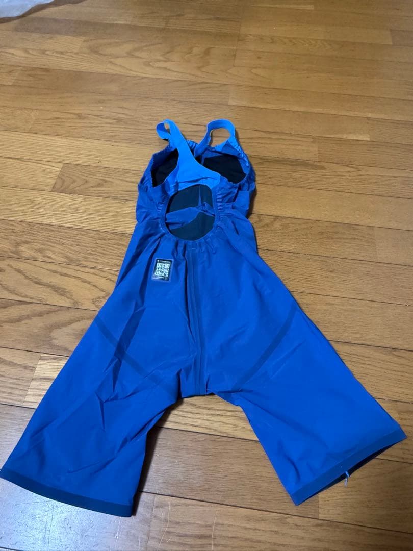 最新　美品　アリーナ　高速水着　競泳水着　アクアフォースストームMF M