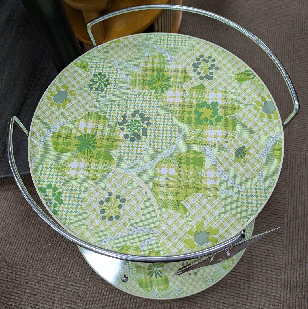 おしゃれでかわいい 昭和レトロでレトロポップなキッチンワゴン サイドテーブル 緑