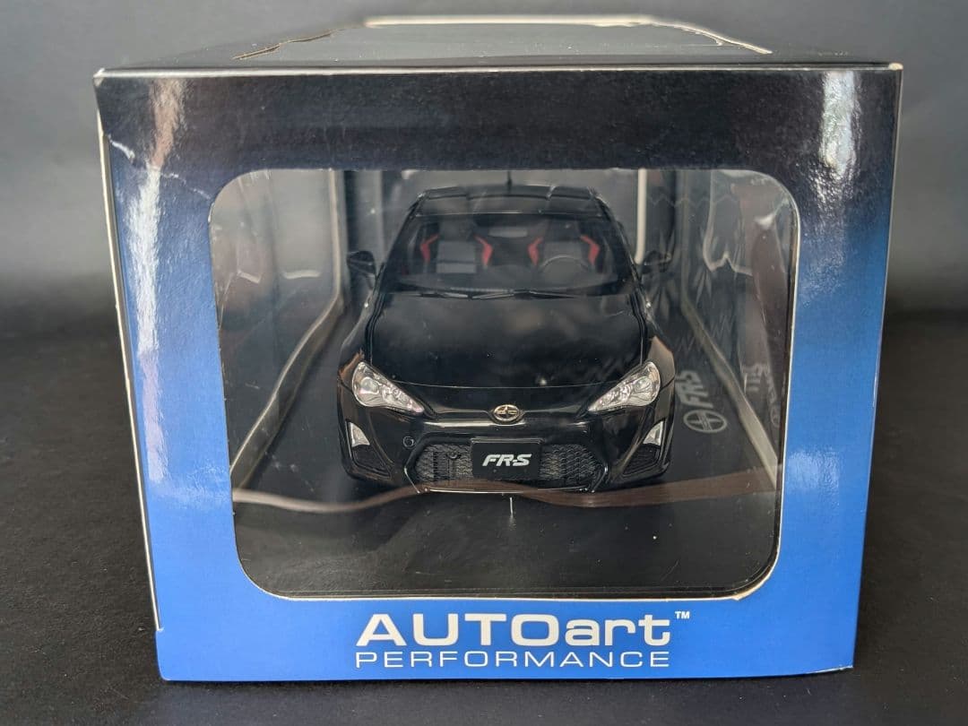 【ハチハチ】オートアート 1/18 サイオン FR-S 86 北米仕様