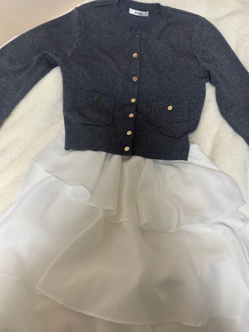 SNIDEL Sustainableニットカーデ×ティアードスカートセット