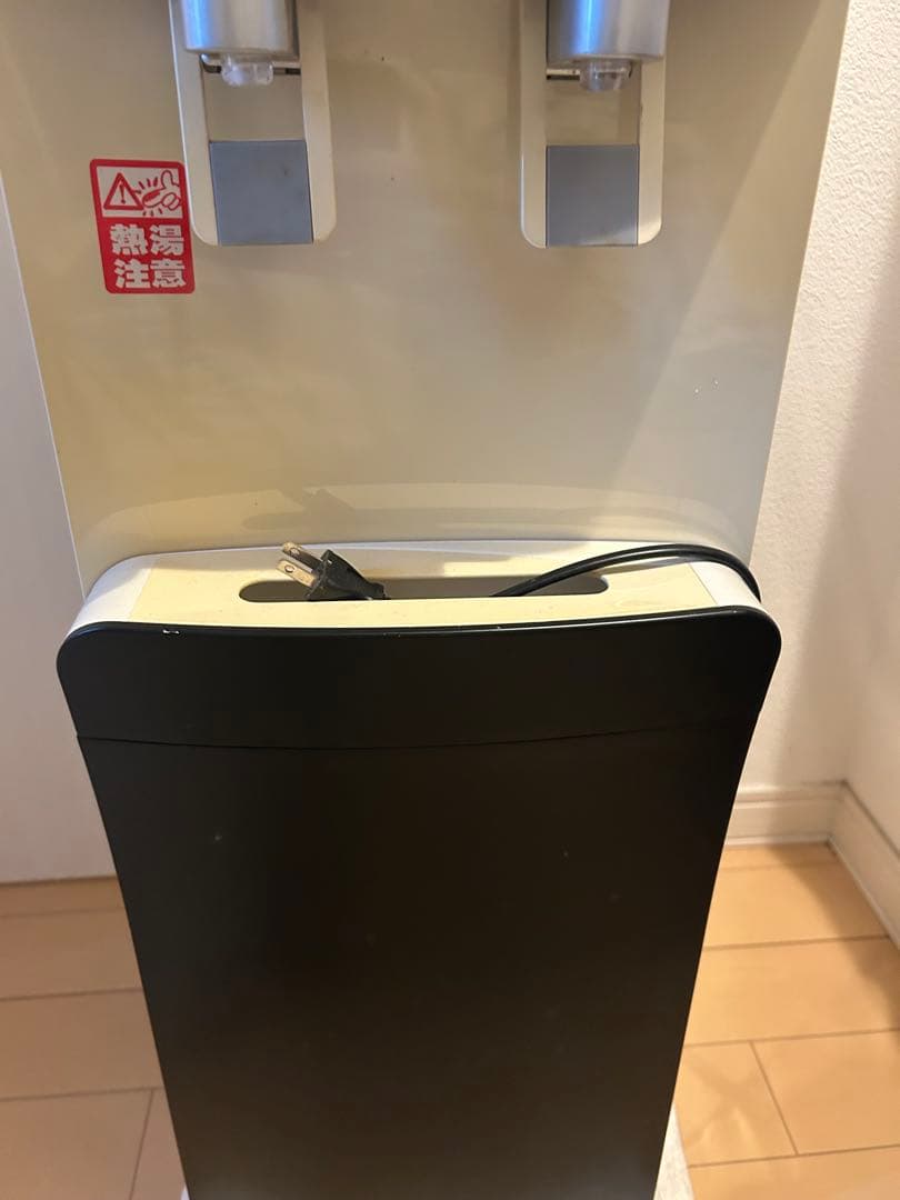 プレミアムウォーター　ウォーターサーバー　①