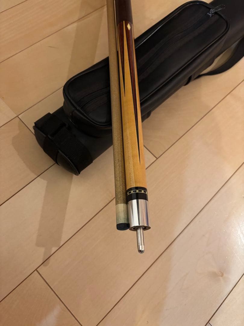 Lucasiビリヤードキュー III XX ケース付き