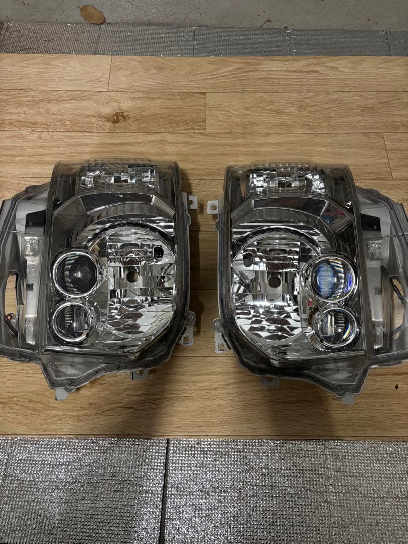 ハイエース 200系　ダークプライムⅡ 純正ledヘッドライト左右