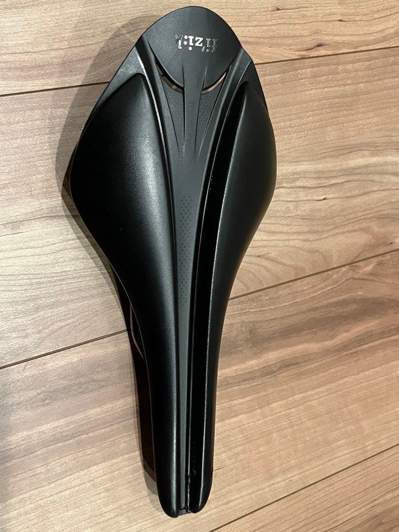 ■Fizik フィジーク■Arione VERSUS Evo アリオネR3