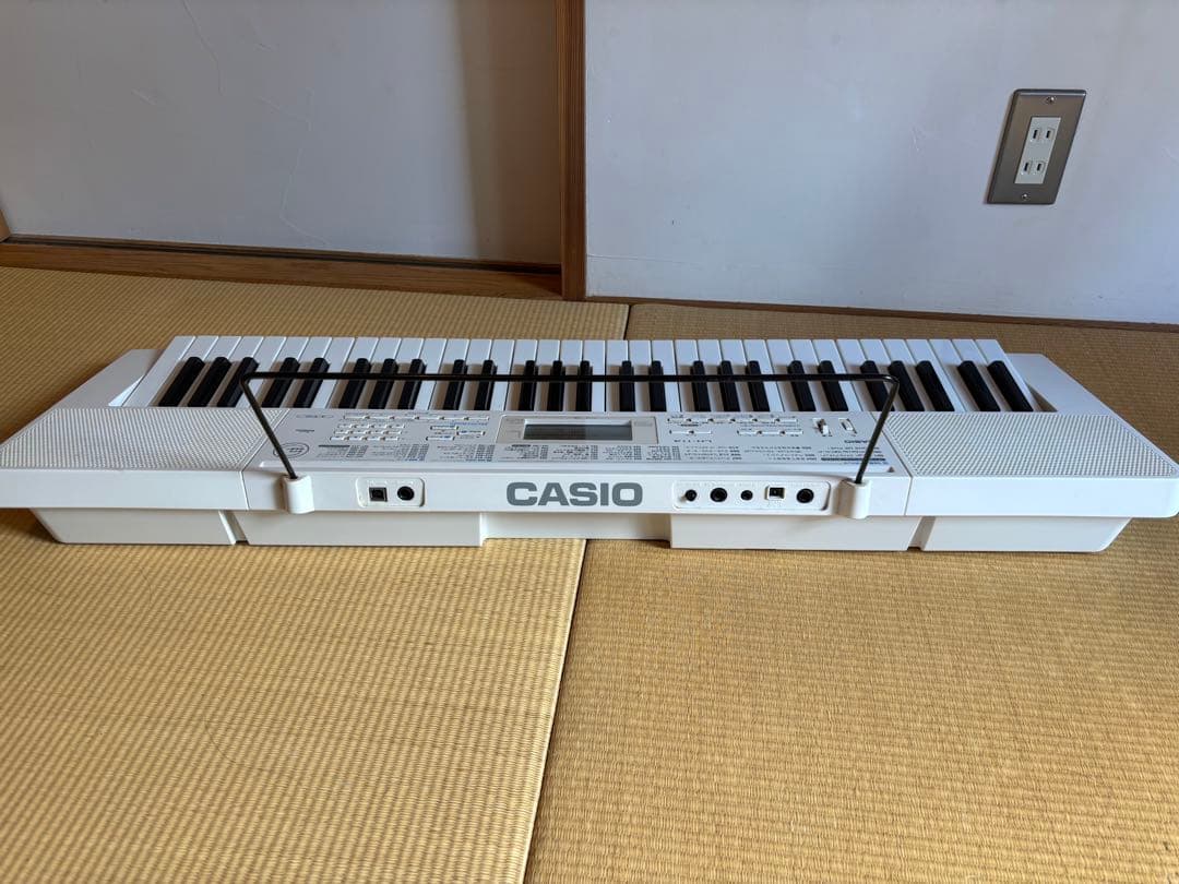 CASIO 電子ピアノ 光ナビゲーションつきLK-114（LK-115）