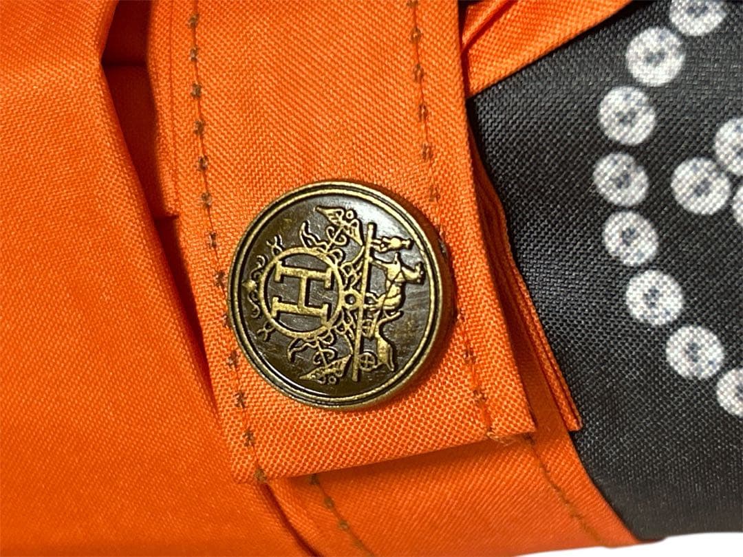 小物 H Design umbrella w/ a horse background