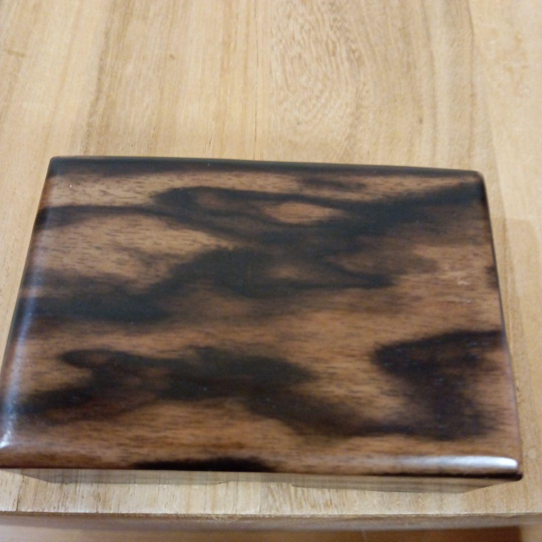 銘木黒柿　孔雀杢、縞黒　名刺入れ、小物入れ