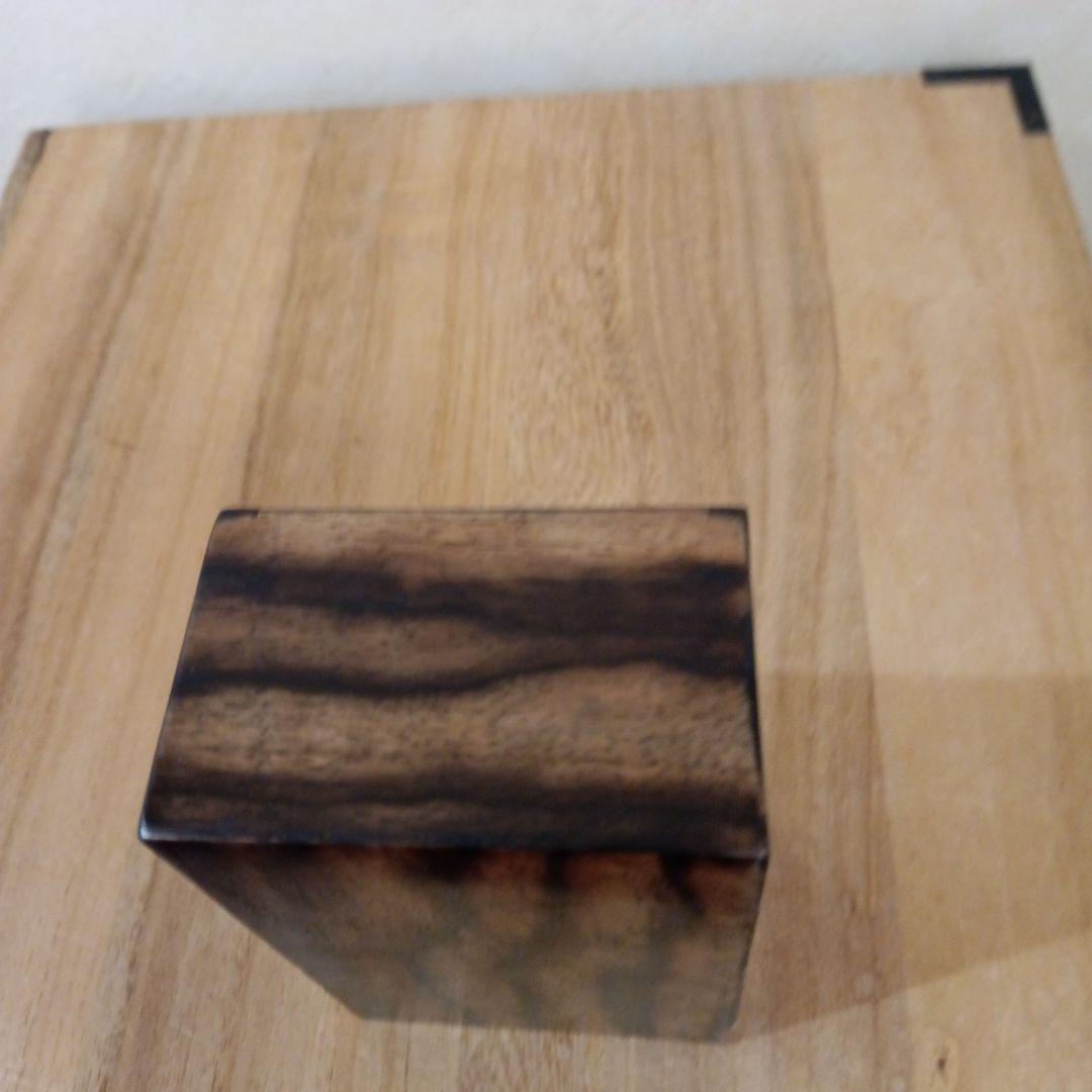 銘木黒柿　孔雀杢、縞黒　名刺入れ、小物入れ