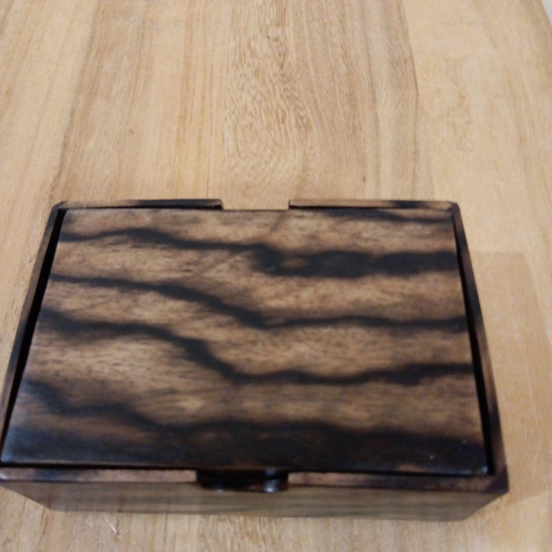 銘木黒柿　孔雀杢、縞黒　名刺入れ、小物入れ