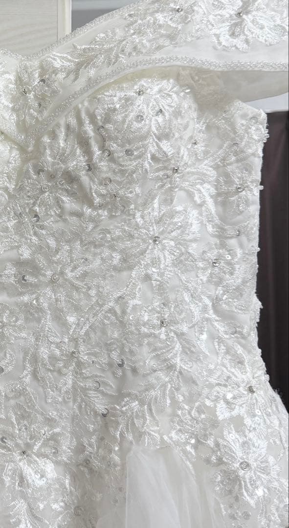 ウェディングドレス　パニエ付き