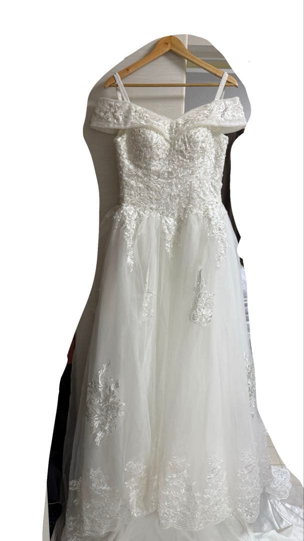 ウェディングドレス　パニエ付き