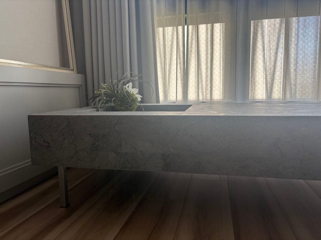 HUKLAフクラ　グレーストーンのセンターテーブル