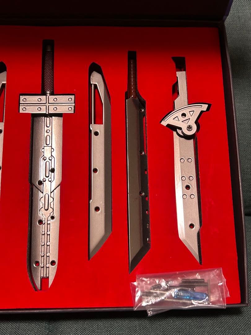 ファイナルファンタジー7 クラウド バスターソード 合体剣 金属製 約24cm
