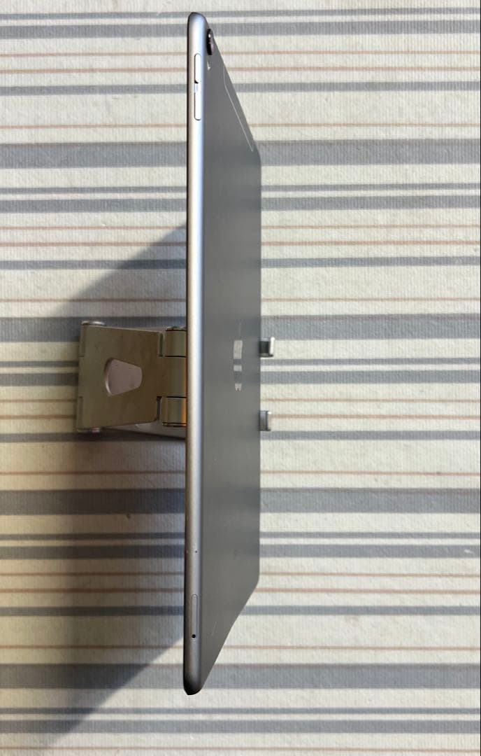 Apple SIMフリー10.5インチ iPad Pro（2017） 64GB