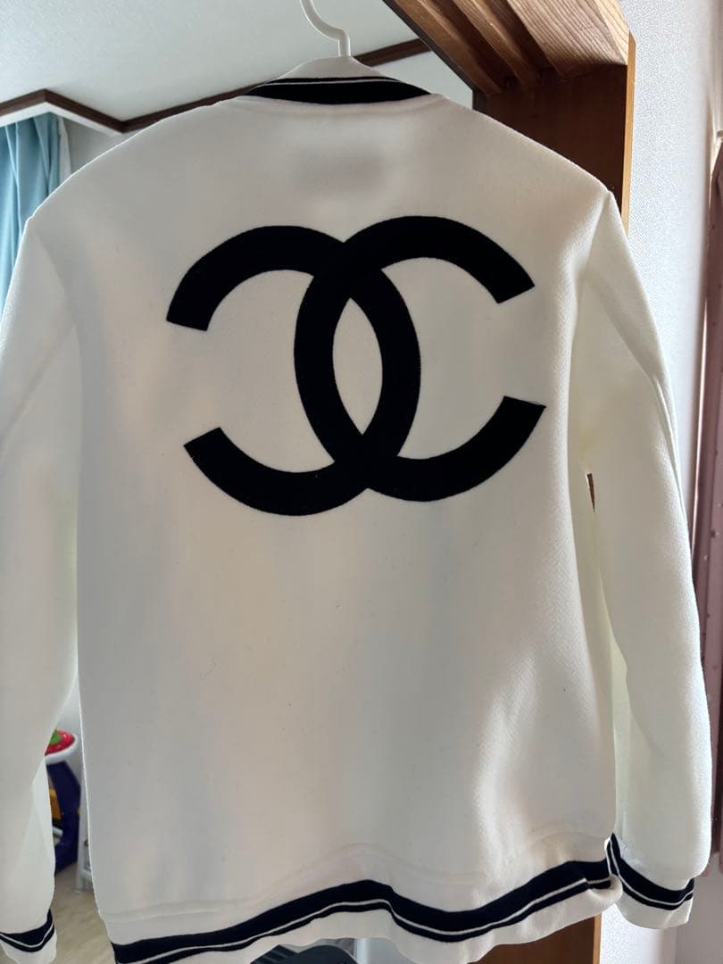 CHANEL ホワイト スタジャン