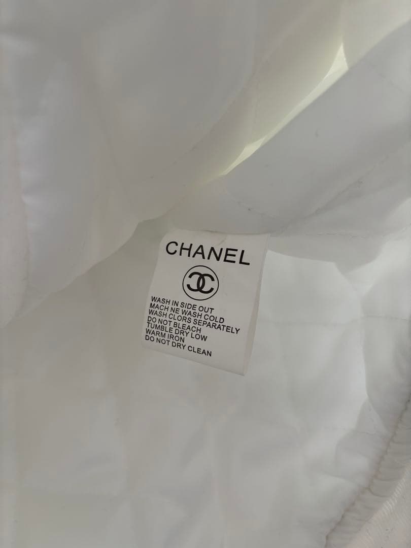 CHANEL ホワイト スタジャン