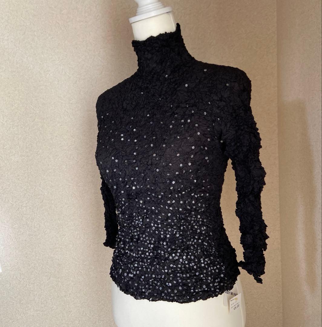 新品未使用　ISSEY MIYAKE 長袖トップス サイズ2 ブラック　ドット