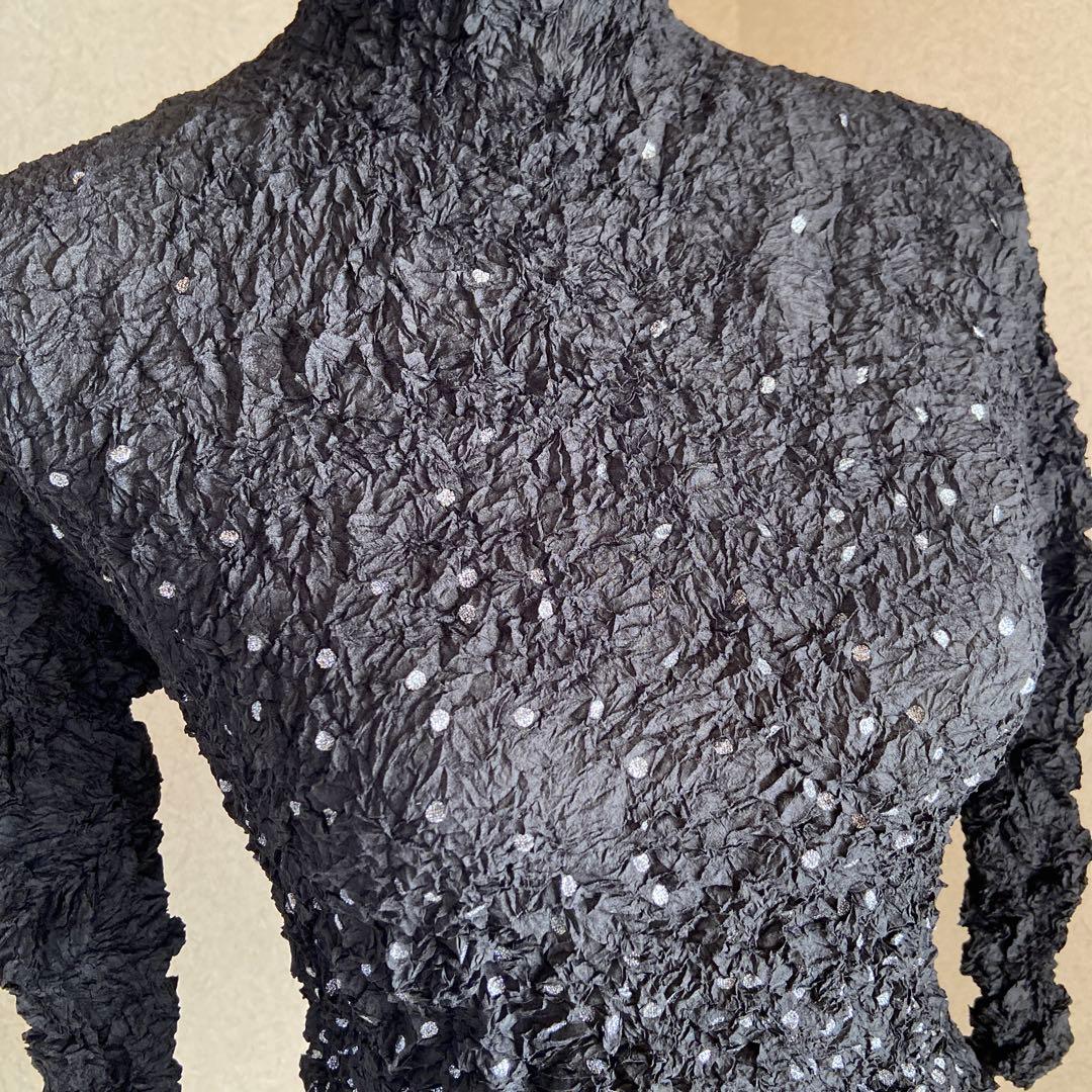 新品未使用　ISSEY MIYAKE 長袖トップス サイズ2 ブラック　ドット