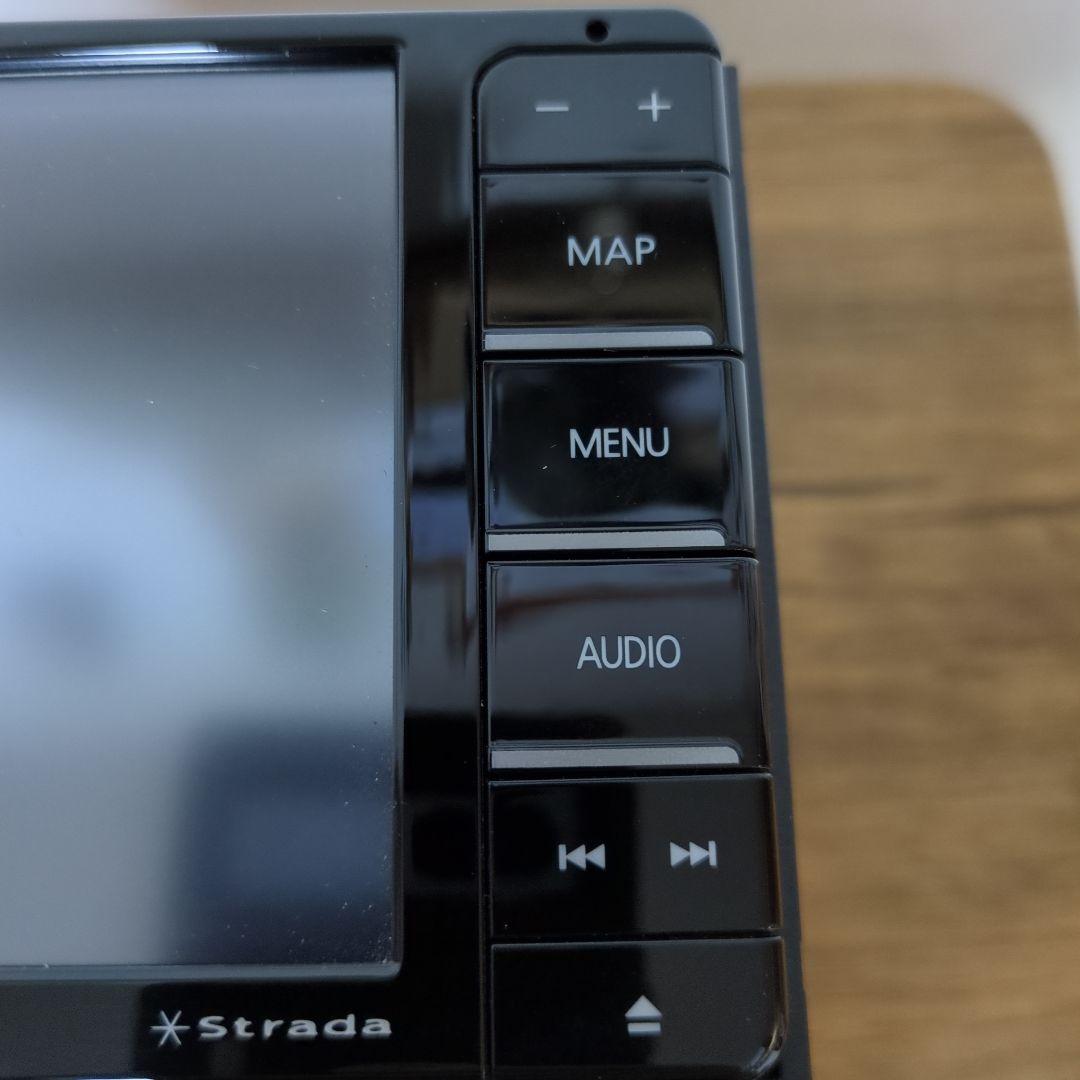 【美品】 【送料無料】 パナソニック ナビ CN-HE01WD 一部新品