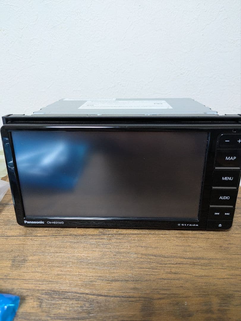 【美品】 【送料無料】 パナソニック ナビ CN-HE01WD 一部新品