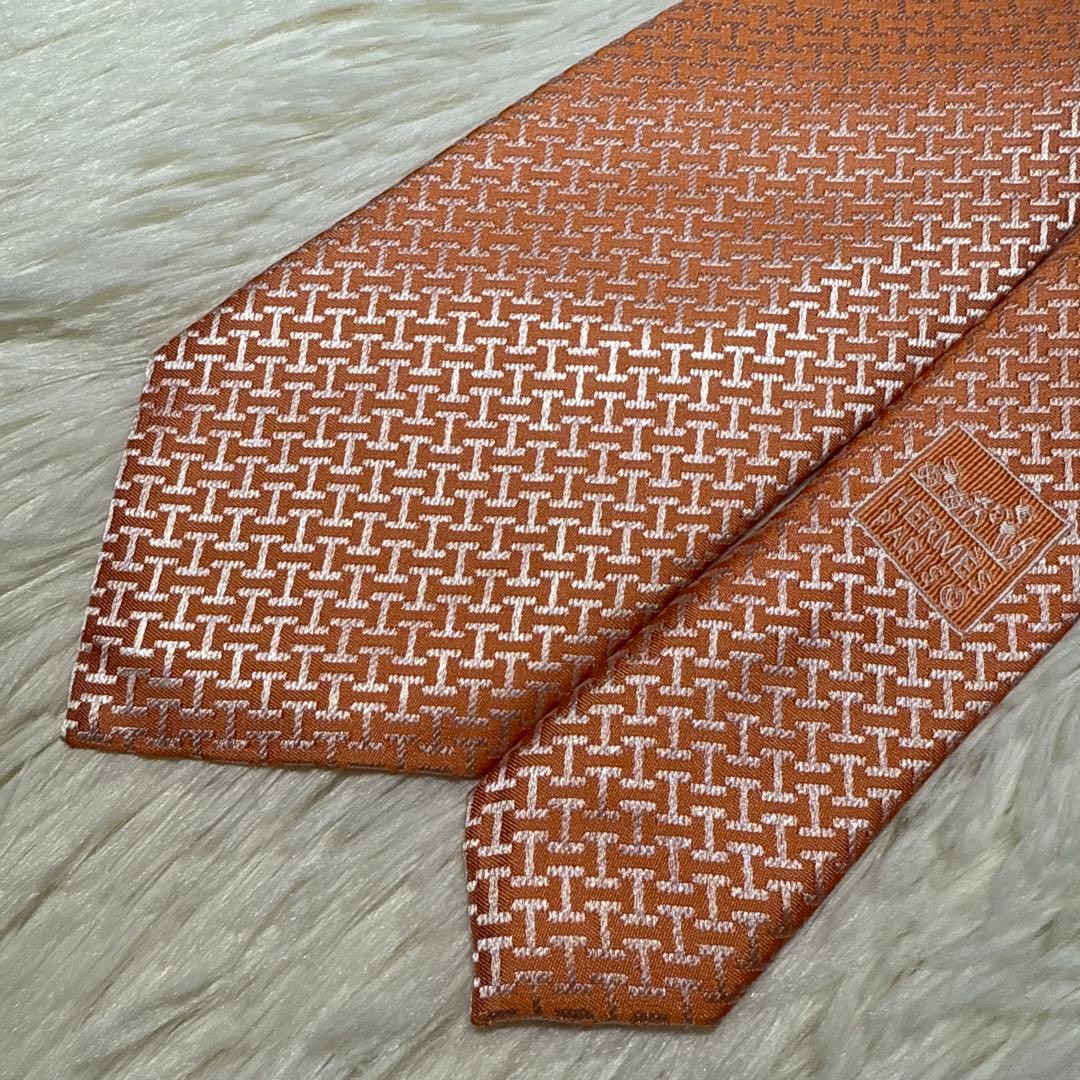 【未使用級】HERMES ネクタイ　高級シルク　H織　ジャガード　ファソネH