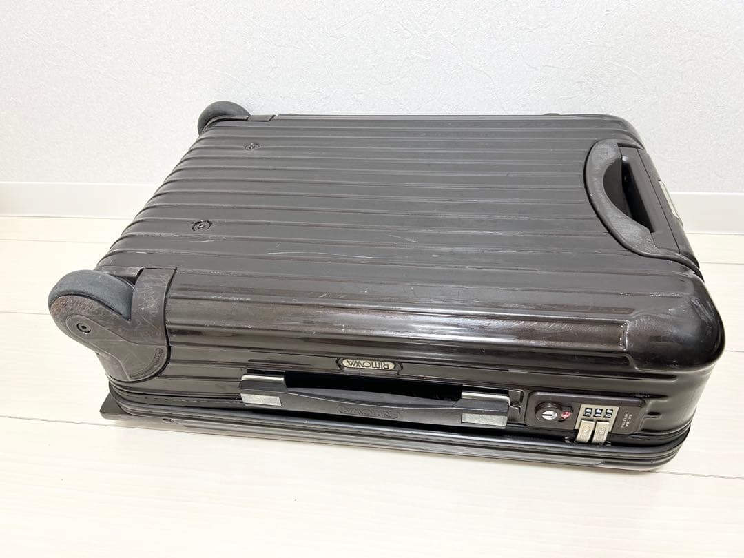 リモワ 焦茶色 小型キャリーケース 機内持ち込み