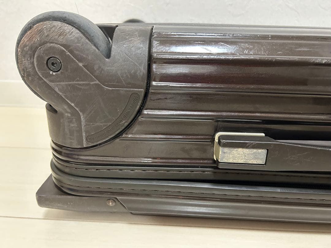 リモワ 焦茶色 小型キャリーケース 機内持ち込み