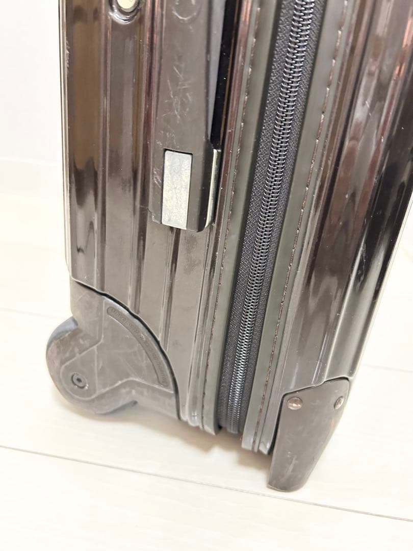 リモワ 焦茶色 小型キャリーケース 機内持ち込み