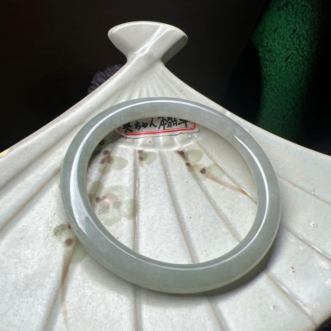 本翡翠、お買い得、氷糯種入門シルバーグリーン細身、丸型バングル　〜55.5