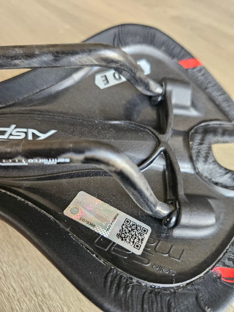 サンマルコ アスピデ カーボンFX オープンフィット ブラック ワイド サドル