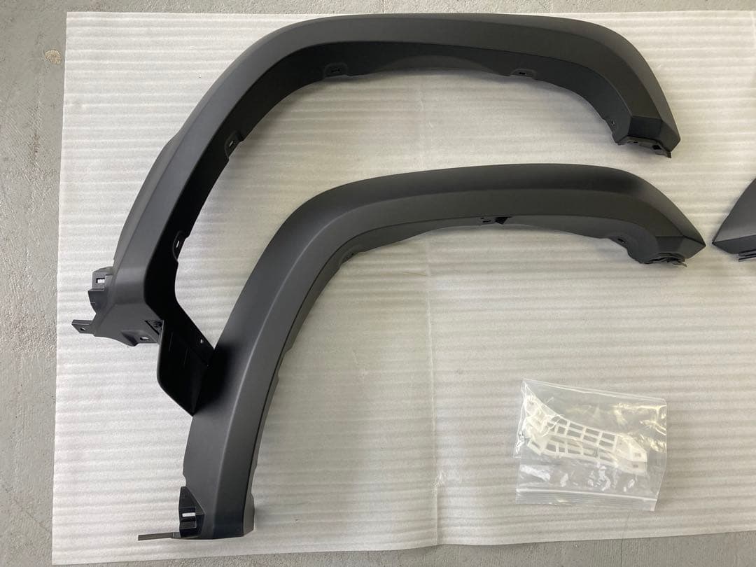 ジムニーシエラJB74純正フェンダー 4枚セット