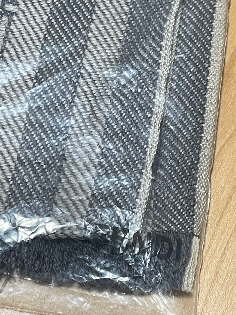 新品タグ付 FENDI フェンディ マフラー メンズ ウール FFヘリボーン柄