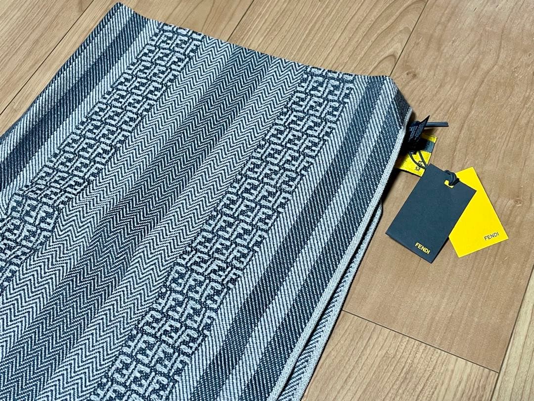 新品タグ付 FENDI フェンディ マフラー メンズ ウール FFヘリボーン柄