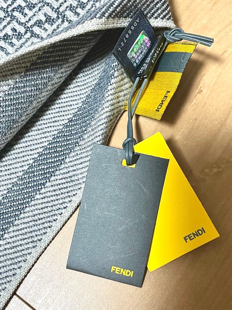 新品タグ付 FENDI フェンディ マフラー メンズ ウール FFヘリボーン柄