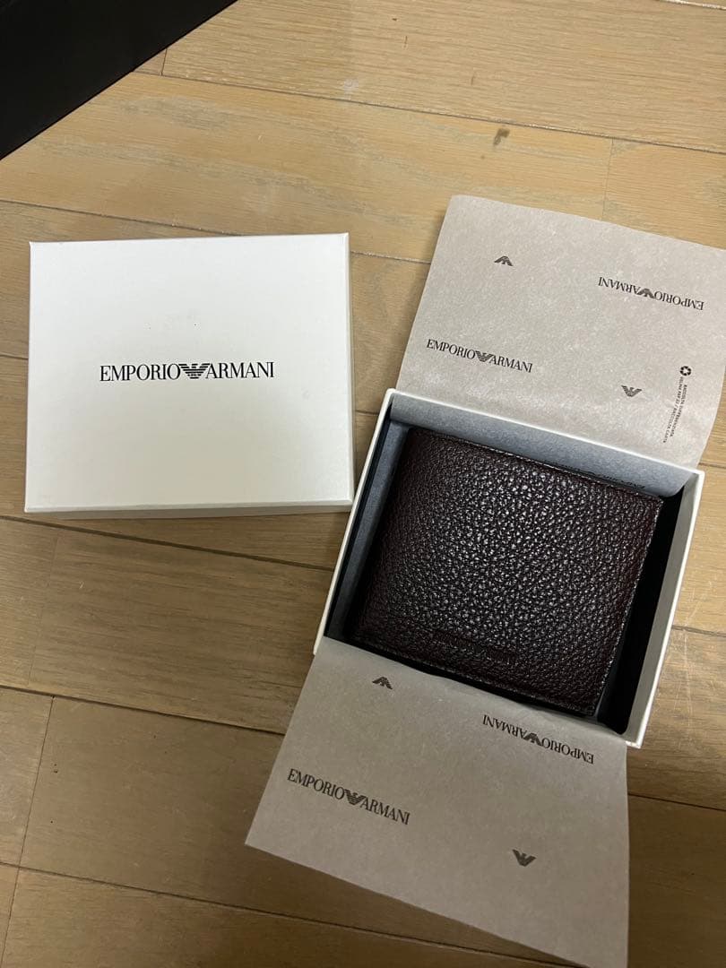 【新品】EMPORIO ARMANI ブラウン 二つ折り財布
