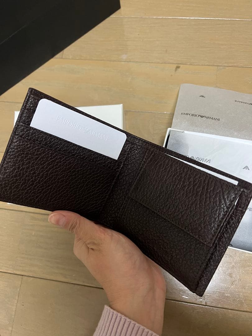 【新品】EMPORIO ARMANI ブラウン 二つ折り財布