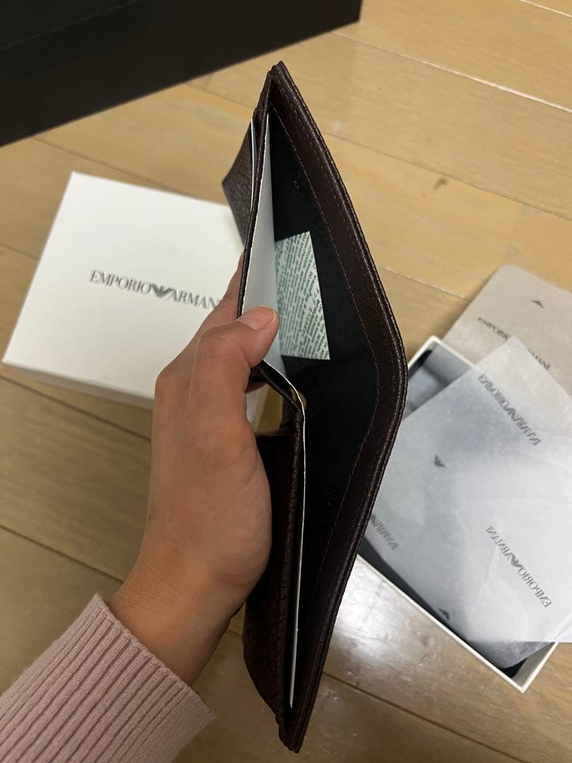 【新品】EMPORIO ARMANI ブラウン 二つ折り財布