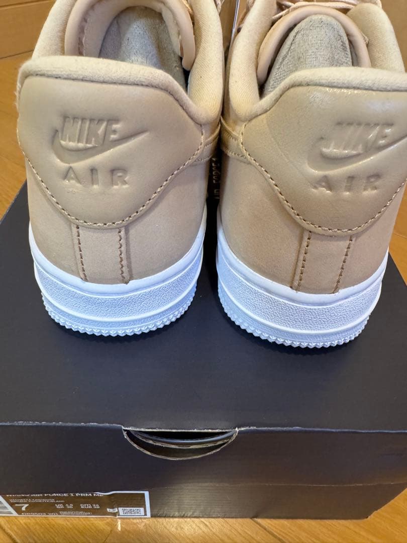 【新品未使用】Nike Air Force 1 ベージュ スニーカー