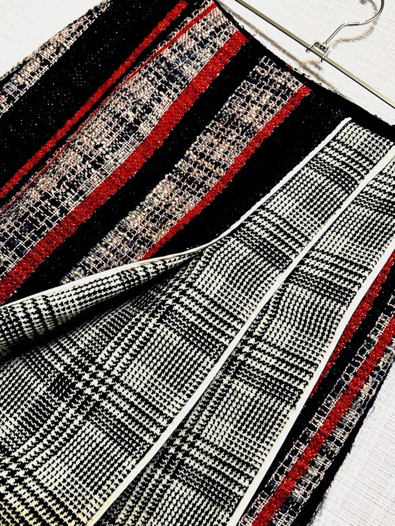 膝丈　プラダ　ツイード生地　チェック　巻き スカート　プリーツ　ウール　赤 紺