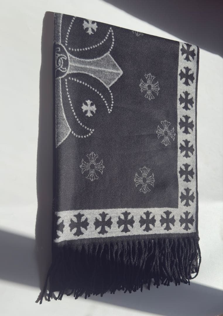 りょう新品未使用クロムハーツ柄クロスchクロス大判カミシアストールマフラー