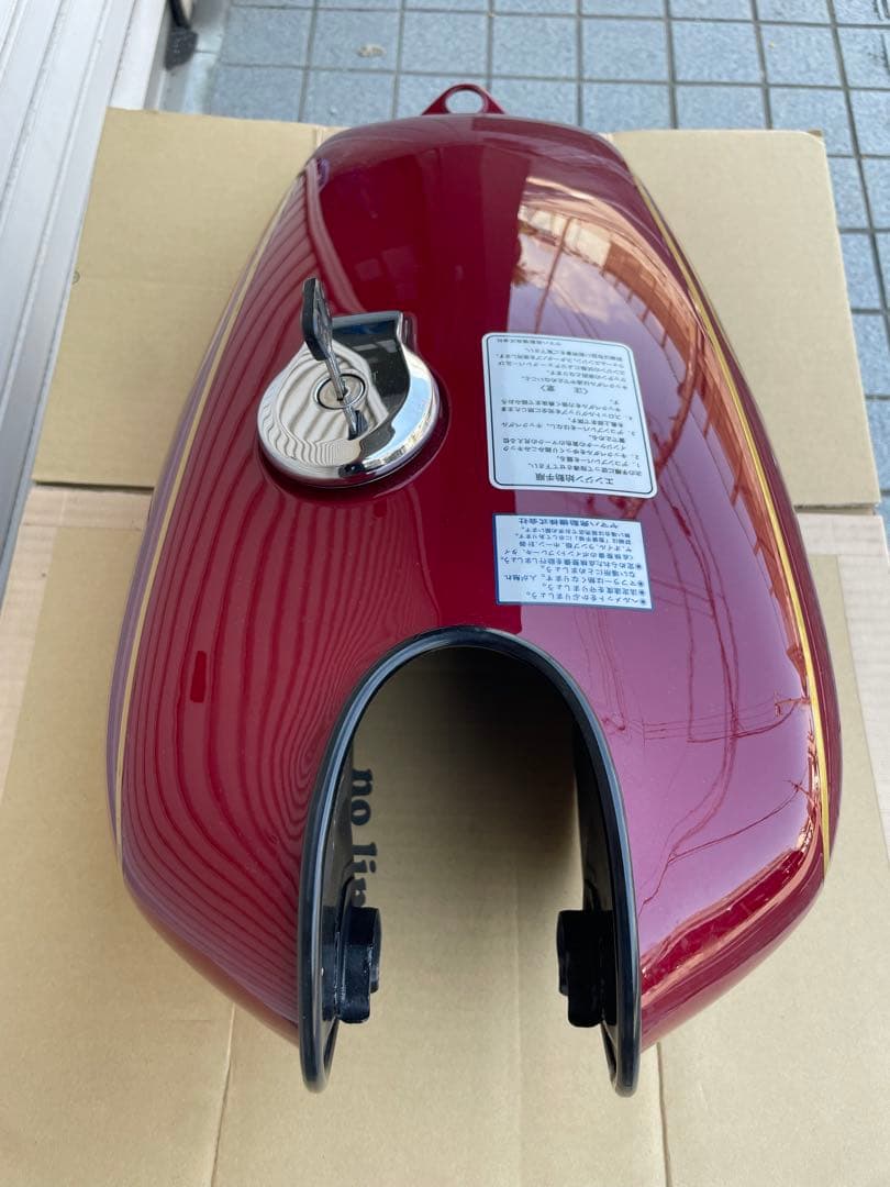 YAMAHA SR400 タンク　キャブ車用　オールペン済　クリアー塗装　キー付