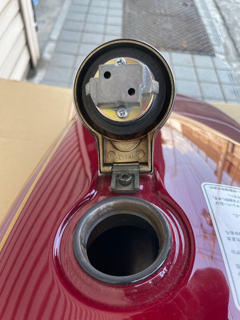 YAMAHA SR400 タンク　キャブ車用　オールペン済　クリアー塗装　キー付