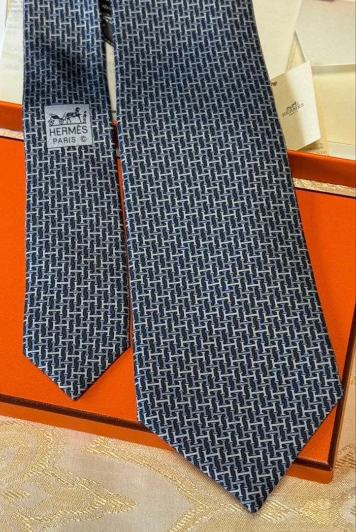 ⭐️タグ付け新品⭐️HERMES エルメス ネクタイ H柄 ブルー