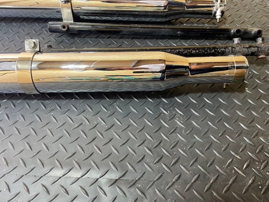 モーターステージマフラー　スリップオンストレート管